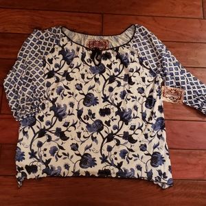 Top- unique design- NWT